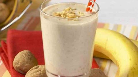 Banana as well as Walnut Smoothie