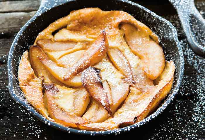 Souffle Pancake with Apple Pear Compote